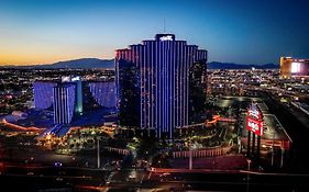 Rio Hotel & Casino  4*